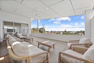 Silver Sands Sanctuary - 6BR Beachside Luxury - 7