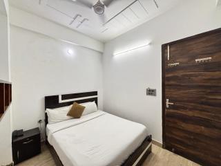 Hotel SOHO 62 - Noida - 3