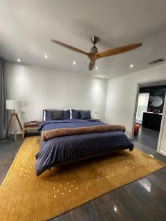 Spacious Resort Getaway @ Echo Park Ranch - Luxury indoor/ outdoor home steps from Sunset Blvd, Echo Park Lake, Dodgers Stadium - Los Angeles - 5