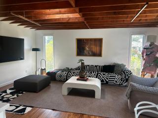 Spacious Resort Getaway @ Echo Park Ranch - Luxury indoor/ outdoor home steps from Sunset Blvd, Echo Park Lake, Dodgers Stadium - 9