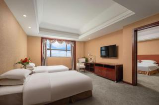 Huayang New Century International Hotel - Jiulian - 4