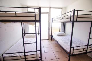 Waikiki Beachside Hostel - 4