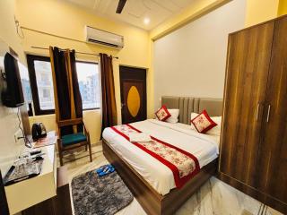 Hotel SOHO 62 - Noida - 8