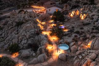 Cozy Retreat Amidst Boulders - Yucca Valley - 0