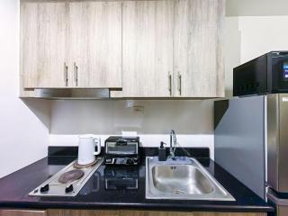 1BR Unit Condotel w Balcony FAME Residences #FM09-1 - Manila - 5