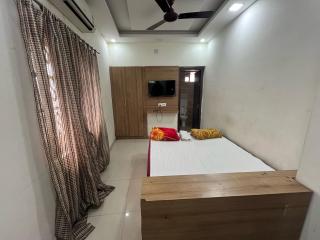 Super Hotel O Mominpur Guest House - 1