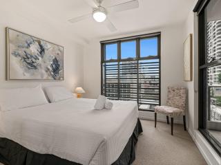 Stylish Apartment with Rooftop BBQ & Spa Access - Brisbane - 8