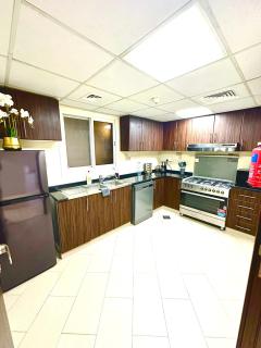 Luxury Apartment Al Khan Corniche View 2 BD - Sharjah - 8