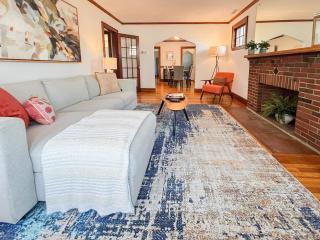 Spacious 3 bed, in unit laundry, central Air - 7