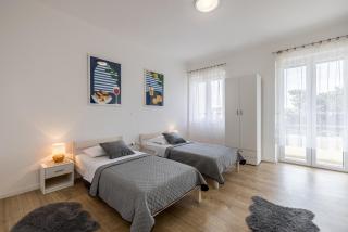 Comfy 2-Bedroom in Great Location close to it all - Split - 0