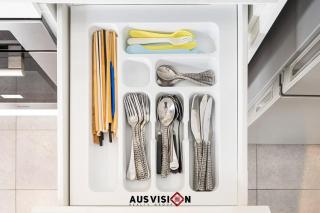 Lakeside Executive Retreat near Westfield Shops - Perth - 8