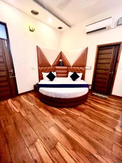 Hotel Woodcrest by Sidham Group !! Comfortable and Peaceful Stay !! Top Rated !! Preferred Hotel Chain - Chandigarh - 8