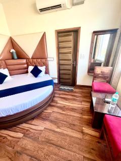 Hotel Woodcrest by Sidham Group !! Comfortable and Peaceful Stay !! Top Rated !! Preferred Hotel Chain - Chandigarh - 3