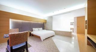 Business Design Hotel LUV - 3