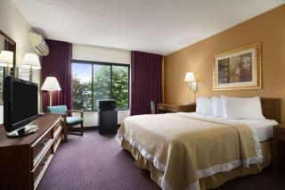 Ramada by Wyndham Pittsburgh/New Stanton - 4