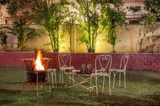 Abhimanyu Mansion Emerald 1-Room Retreat With Common Outdoor Dining Area & Garden - Udaipur - 5