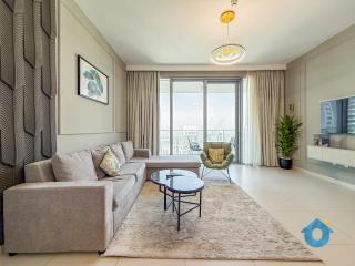 Like Home - 4207 Modern Apartment in The Grand with pool - Dubai - 2