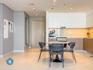 Like Home - 4207 Modern Apartment in The Grand with pool - Dubai - 4