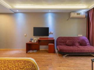 Super 8 Hotel Shiyan Beijing Middle Road - 5