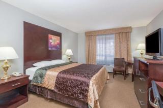 Super 8 By Wyndham Innisfail - Innisfail - 1