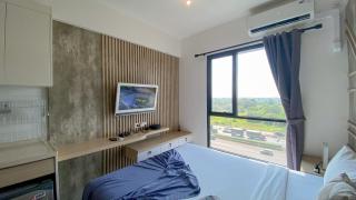 Homey and Clean Studio at Sky House Alam Sutera Apartment By Travelio - 6