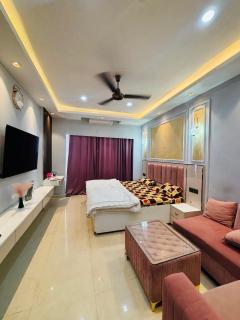 Cozy Suites - Ghaziabad - 9