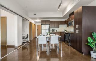 The Chic Downtown Residence | Luxe + Free Parking - Calgary - 3