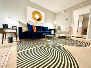 Montrose Art Lover's Dream to Live Like a Local - Houston - 1
