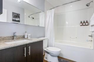 Downtown Chic Retreat | Elegant + Free Parking - Calgary - 1