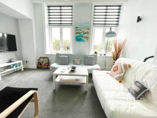 Beautiful 1 bedroom self contained apartment, Allocated parking, Gym and Pool Table, near to Seafront and Highstreet - Brought to you by Coastline Retreats - Bournemouth - 6