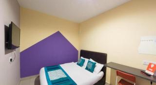 OYO 131 Dejaya Hotel Kota Damansara - Kuala Lumpur - 1