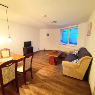Seyfarthrooms - Monteurwohnung Crimmitschau 8 - zentrale Lage, gute Anbindung, voll ausgestattet - Crimmitschau - 2