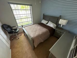 82-10SW 135AV - Miami - 2