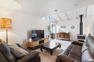 Waiake Family Retreat - Auckland Holiday Home - Auckland - 0