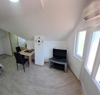Fruška Gora, Banstol, ulica Šajkaška 14 - Sremski Karlovci - 7