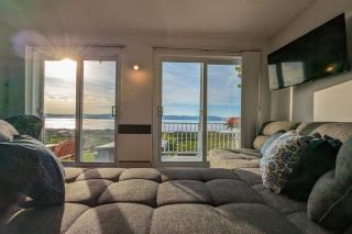 Chalet #8 Waterfront with Spa, Fireplace, Wifi and AC - 4