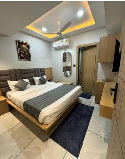 Hotel HR TOWN - Jāmb - 5