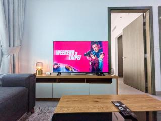 Stylish Fully Furnished 1BH Apartment Close by Dubai Science Park, Dubai Miracle Garden and Butterfly Garden - 0