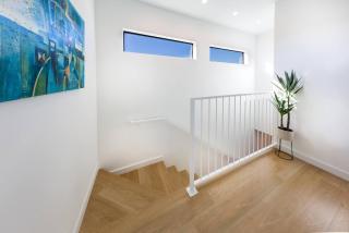Modern 2BR Back House w/ TVs & Full Kitchen - Los Angeles - 1