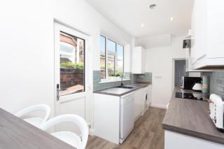 Spacious 3 bed House with close links to Hanley and Newcastle Under Lyme - Stoke on Trent - 2