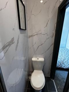 Private ensuite room close to Rotherham city centre 3 - 1