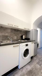 Lovely Stay 2BR Apt Next to AKH - Viena - 2