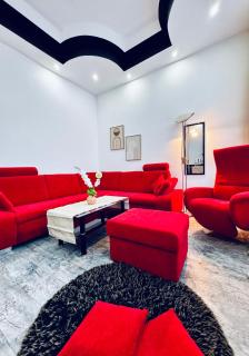 Lovely Stay 2BR Apt Next to AKH - Viena - 0