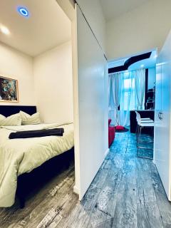 Lovely Stay 2BR Apt Next to AKH - Viena - 9