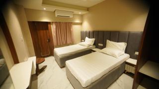 The Universe Hotel & Banquet - Jāmb - 4
