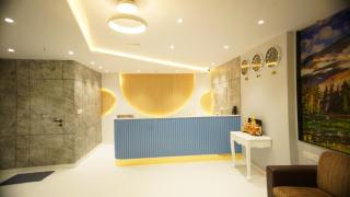 The Universe Hotel & Banquet - Jāmb - 2