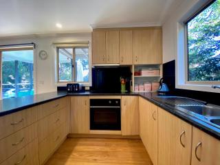 Sunny 2 Bedroom Cottage, Pets Welcome, 400m to Beach - Ventnor - 3