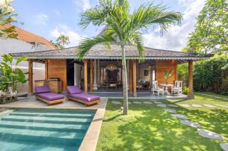 Villa Du Bah - Family Gateway 3BR Villa 12min To Beach With Private Pool And Parking - Kerobokan - 3
