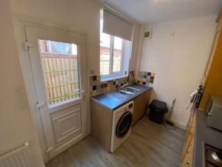 Cosy 2-Bed House - Sleeps 4 Garden & Pet-Friendly - Leicester - 9