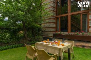 StayVista at Retreat Cottages with Lawn, Bonfire - 8
